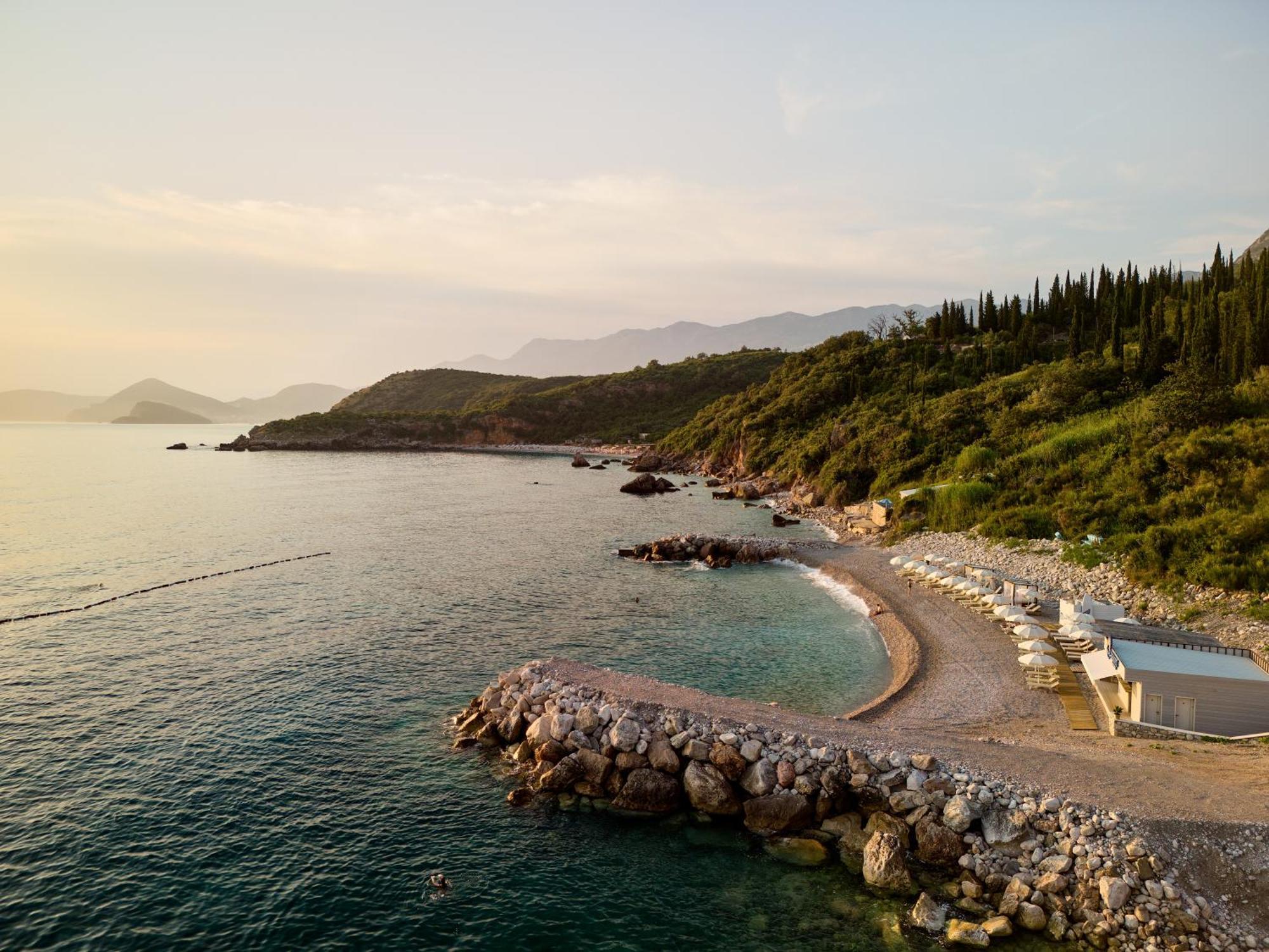 Ananti Resort, Residences & Beach Club - The Leading Hotels Of The World Свети Стефан Екстериор снимка