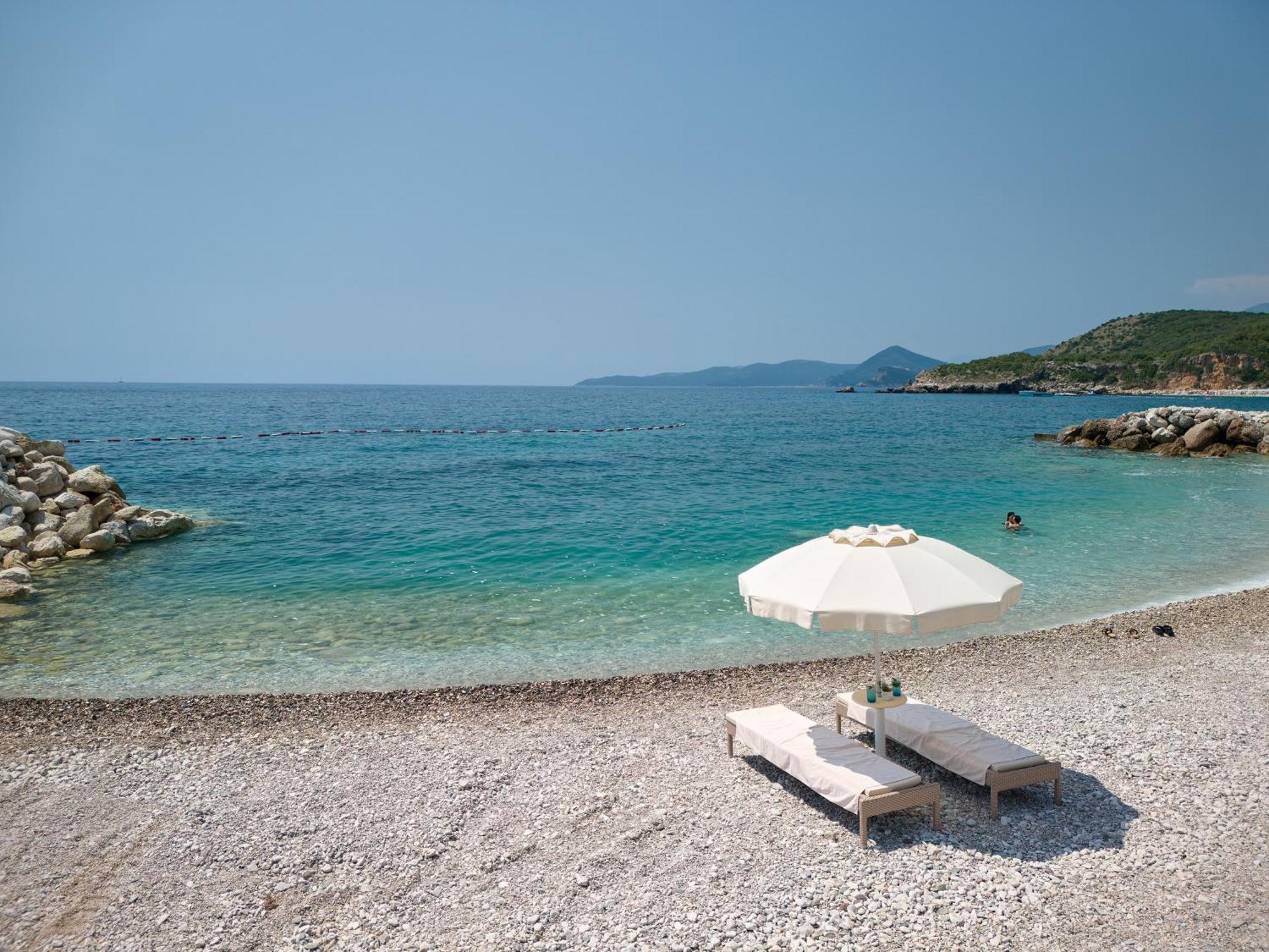 Ananti Resort, Residences & Beach Club - The Leading Hotels Of The World Свети Стефан Екстериор снимка