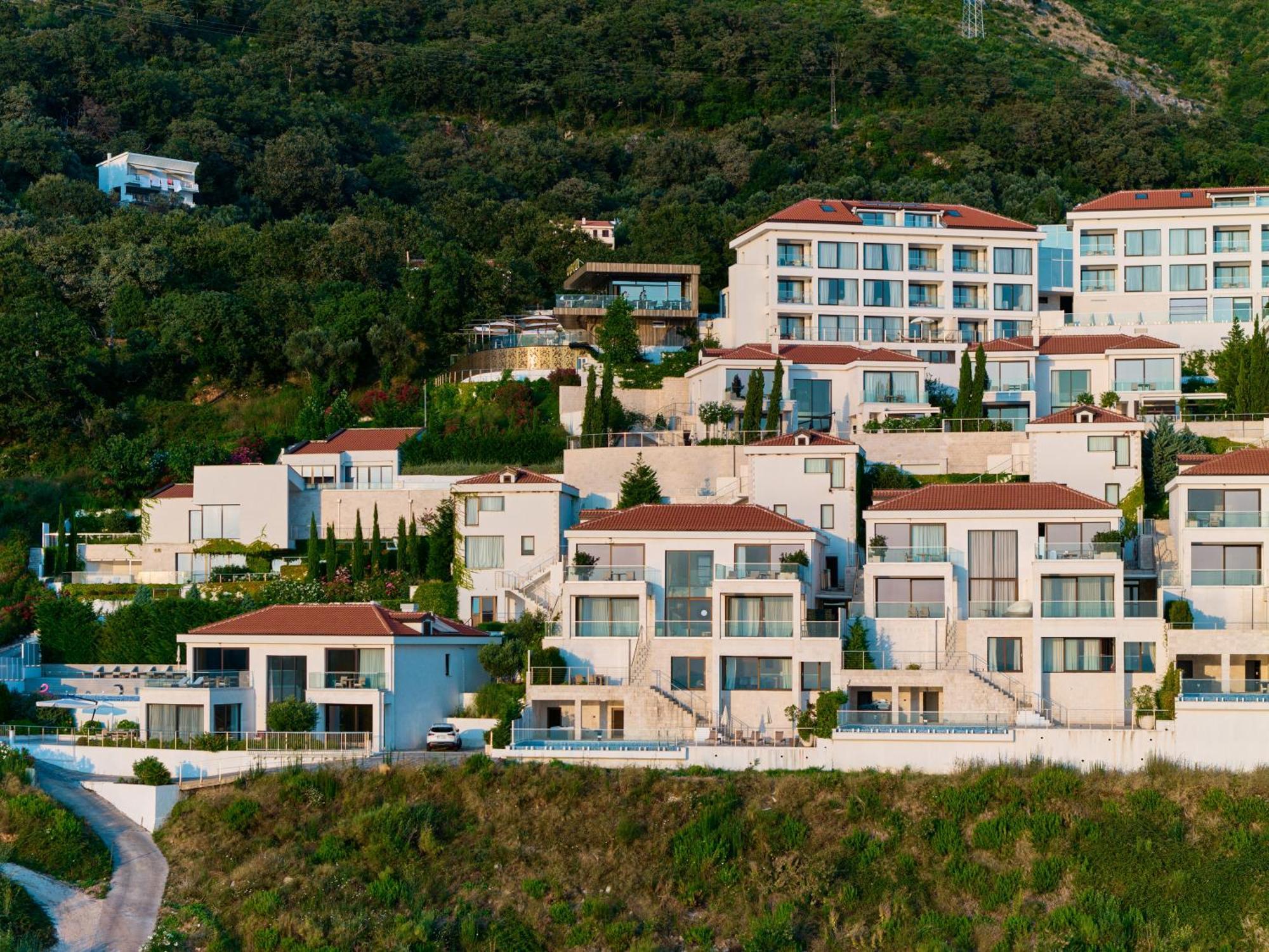 Ananti Resort, Residences & Beach Club - The Leading Hotels Of The World Свети Стефан Екстериор снимка