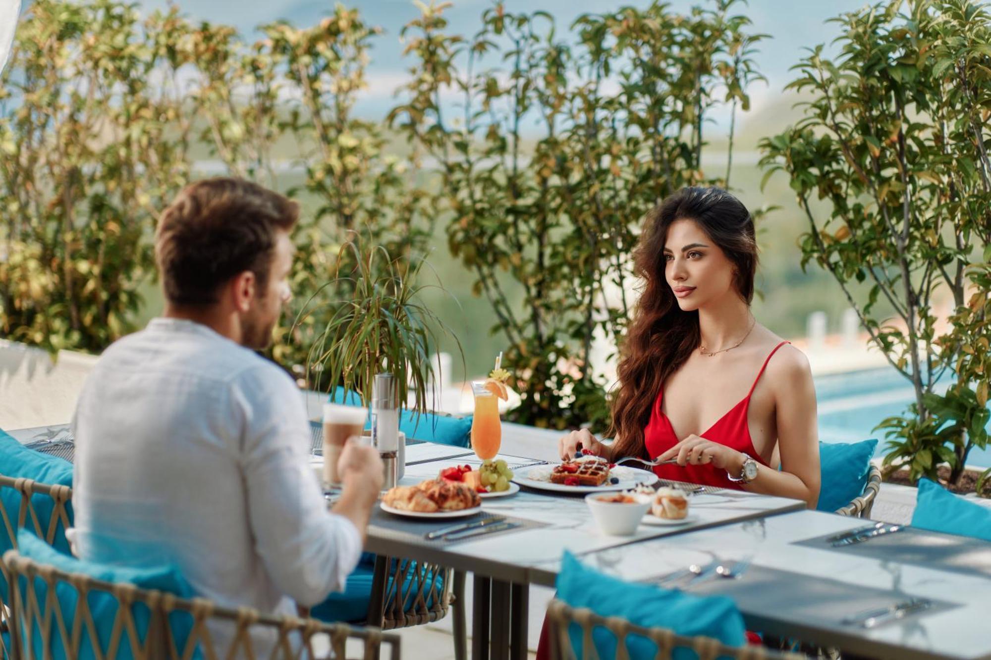 Ananti Resort, Residences & Beach Club - The Leading Hotels Of The World Свети Стефан Екстериор снимка